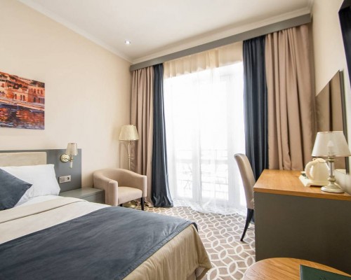 SPA-Hotel Grace Aqua Villa в Сухуме — у моря, с бассейном и SPA