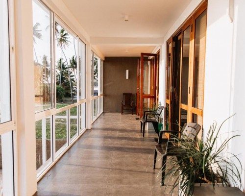 White Sand Villa Hikkaduwa 4* — вилла на первой линии в Хиккадуве