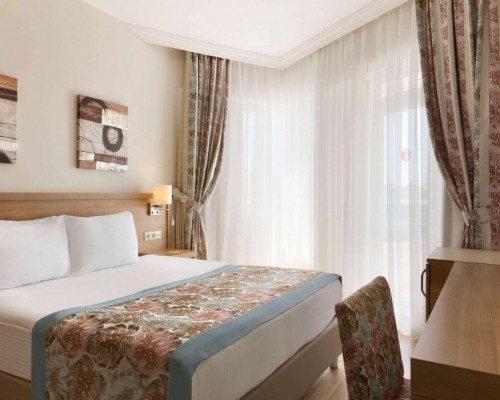 Ramada Resort by Wyndham Lara — отель 5* на курорте Анталья