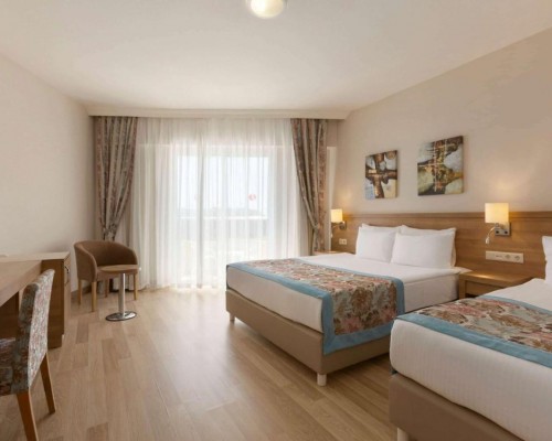 Ramada Resort by Wyndham Lara — отель 5* на курорте Анталья