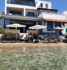Surfer Caravan Gastro Pub & Suites