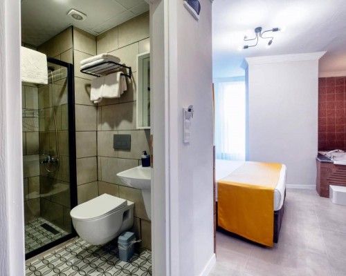 Terra Rossa Suites 3* — отель в центре Антальи