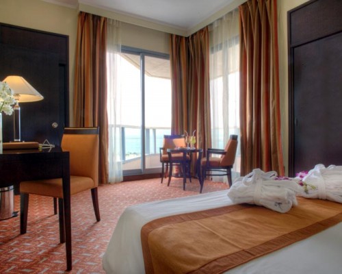 Al Diar Regency 4* — отель на первой линии в Абу-Даби