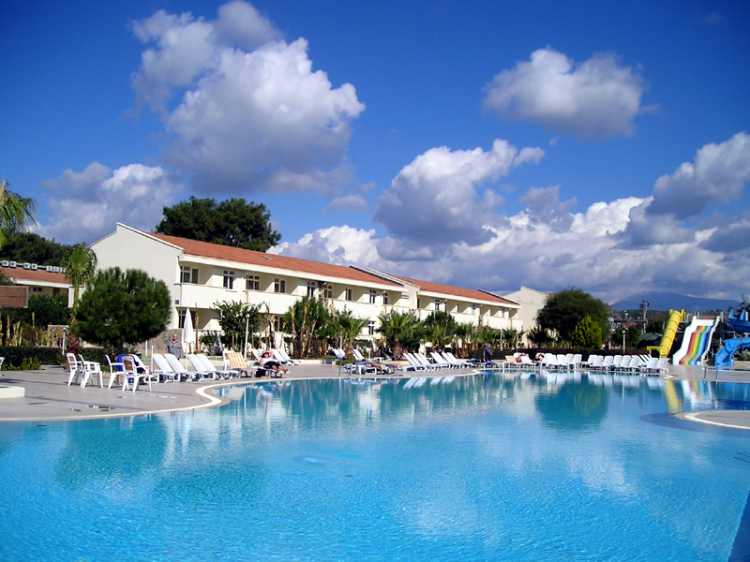 Aska Costa Holiday Club