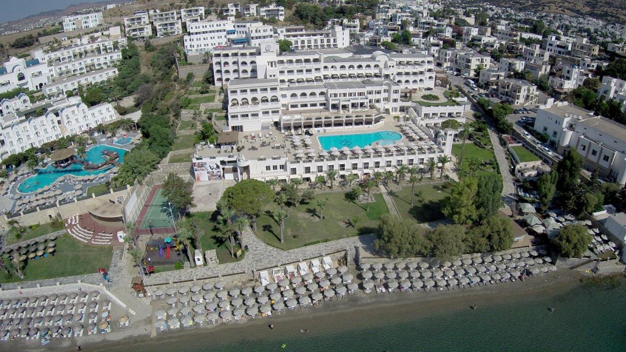 Azka Hotel 5*