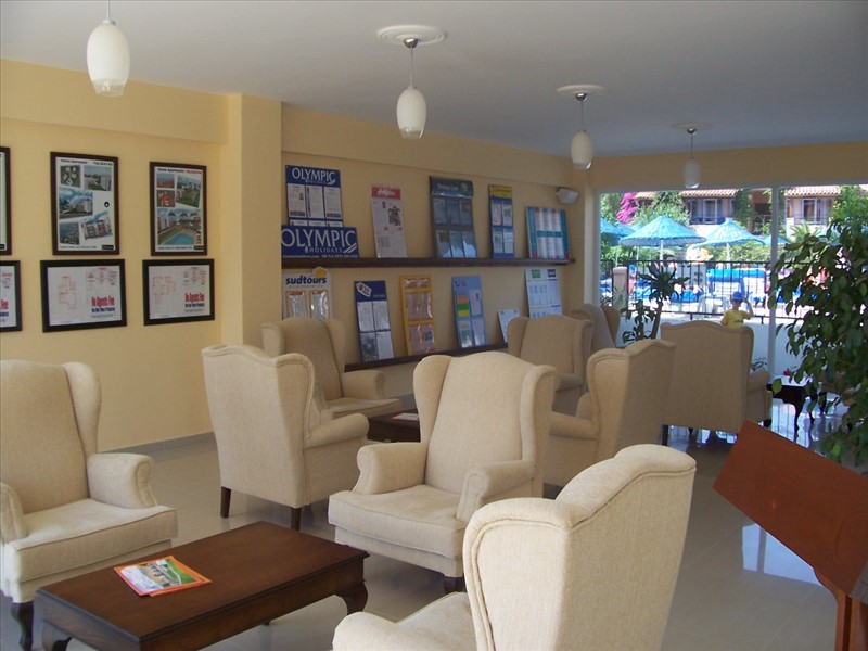 Summer Garden Suites & Beach Hotel 3*