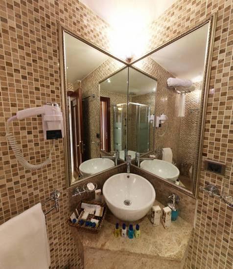 Perlita Marinhan Hotel