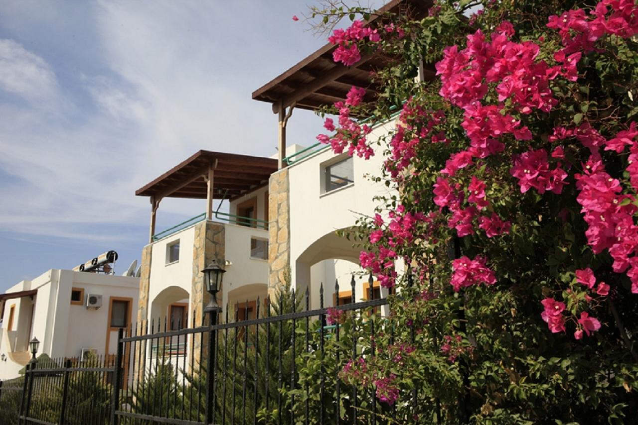 Lemon Tree Apart Hotel