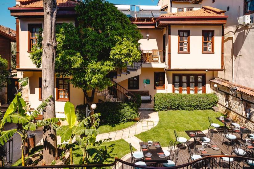 Mediterra Art Hotel