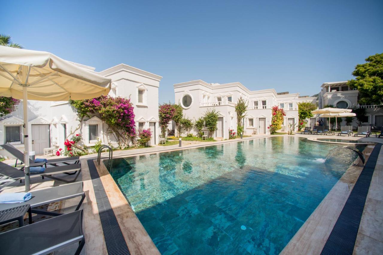 Art Suites Hotel 3*