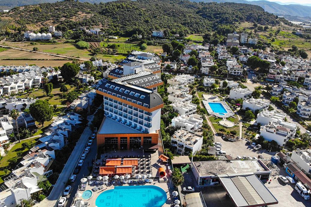 Throne Beach Resort & Spa 5*