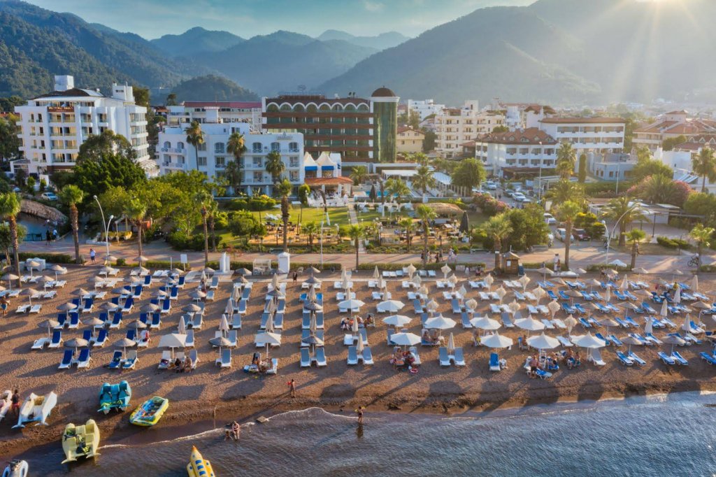 Casa Blanca Beach Hotel 4*