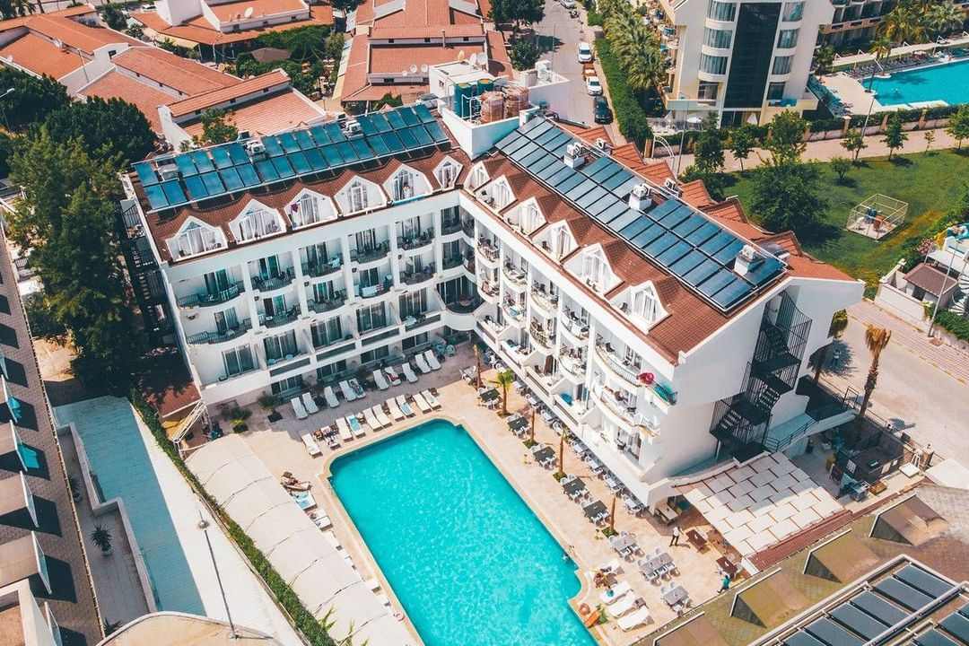 Beso Beach Hotel 4*