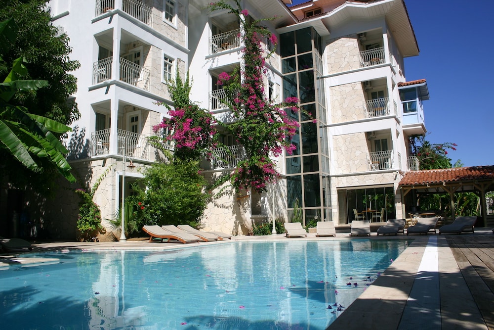 Konak Beach 2*