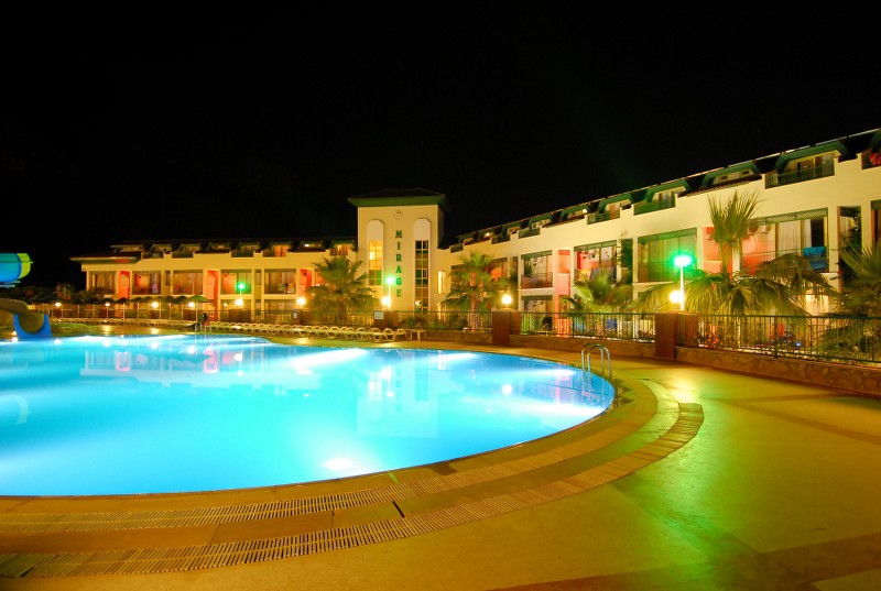 Mirage &amp Apart 4*
