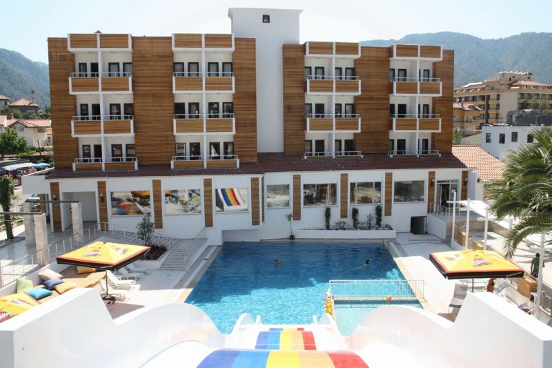 Club Munamar Beach Resort 4*