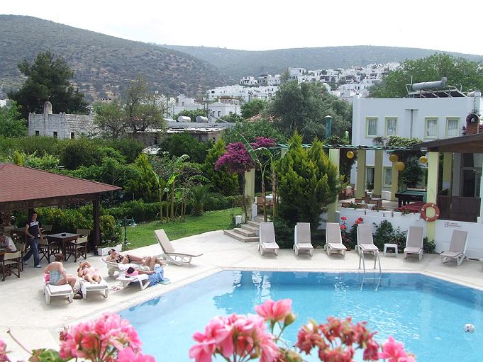 Red Lion Hotel &amp Studios 2*