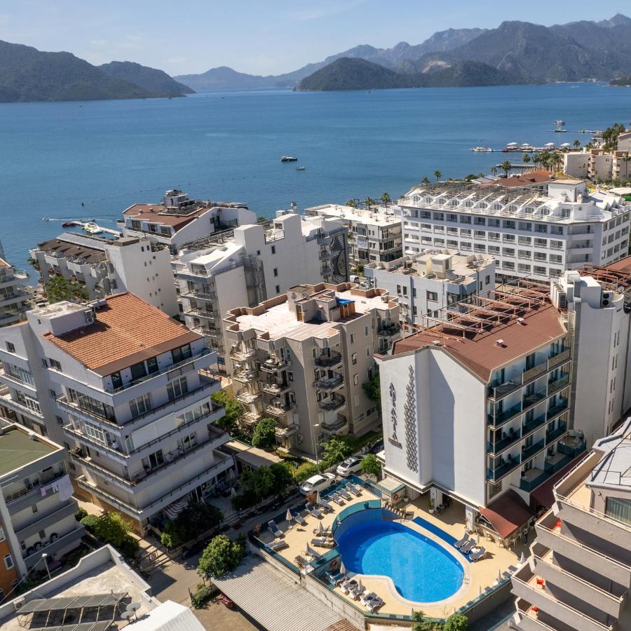 Aurasia Deluxe Hotel 3*