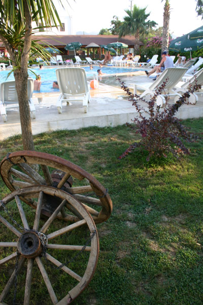 Yalipark Beach Hotel 3*