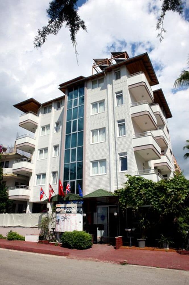 Sempati Apart 3*