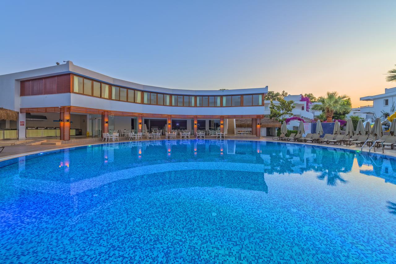 Bendis Beach  4*