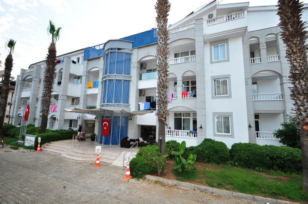 Blue Lagoon Hotel 3*