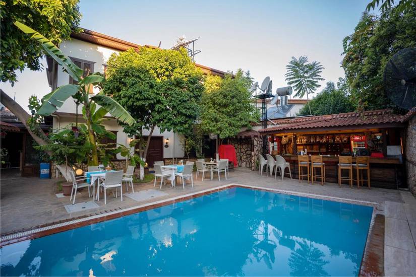 Castle Old Town Hotel