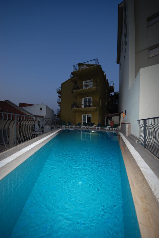 Es Apartments
