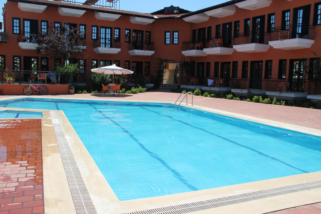 Yalta Pension