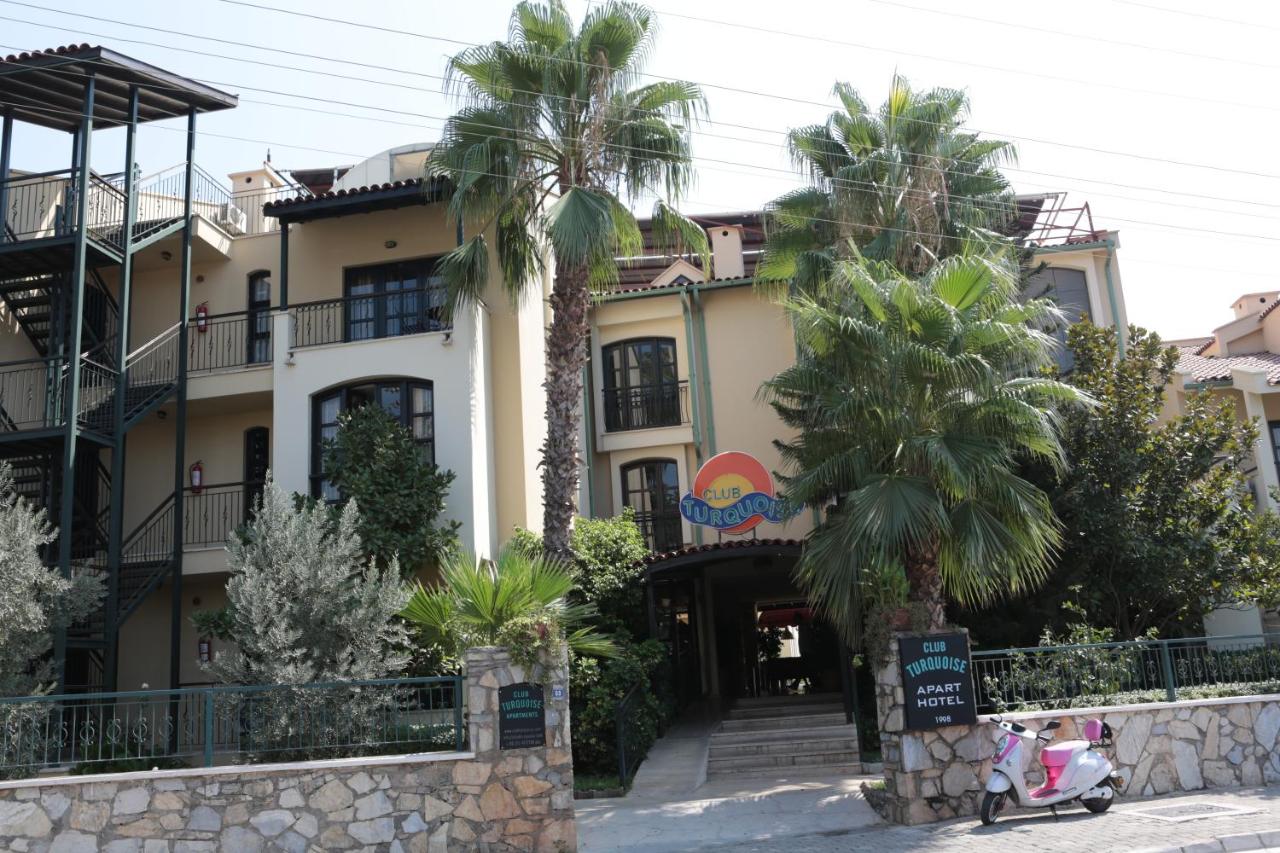 Club Turquoise Apart