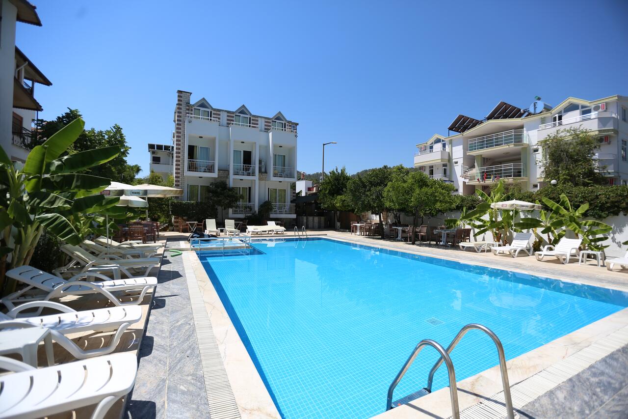 Paradise Hotel