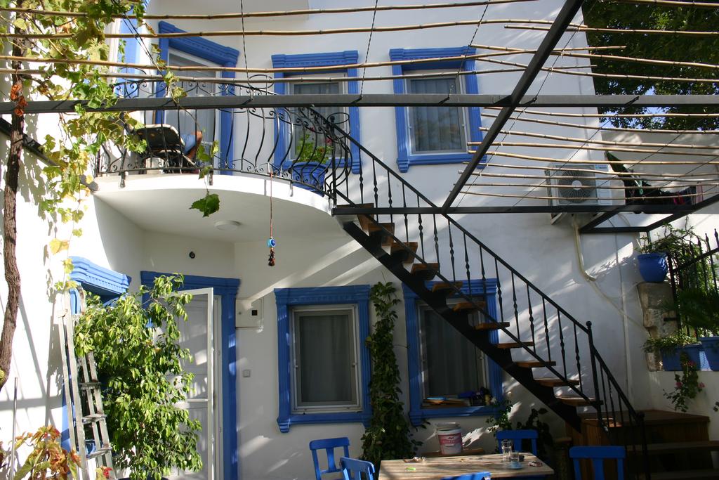 Nurten Apartment