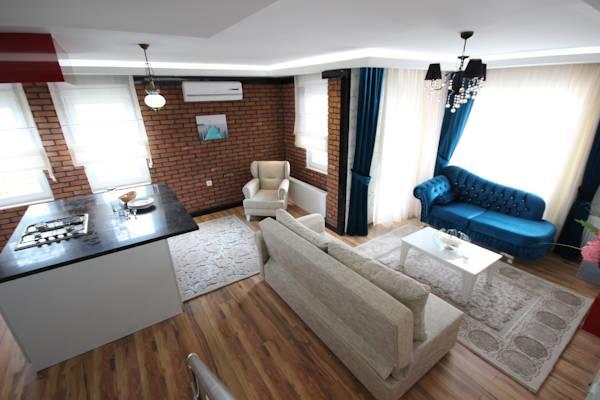 D&R Luxury House