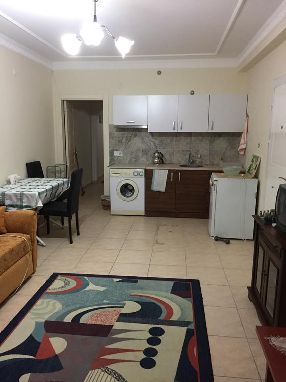 Emniyet Sokak Apartment