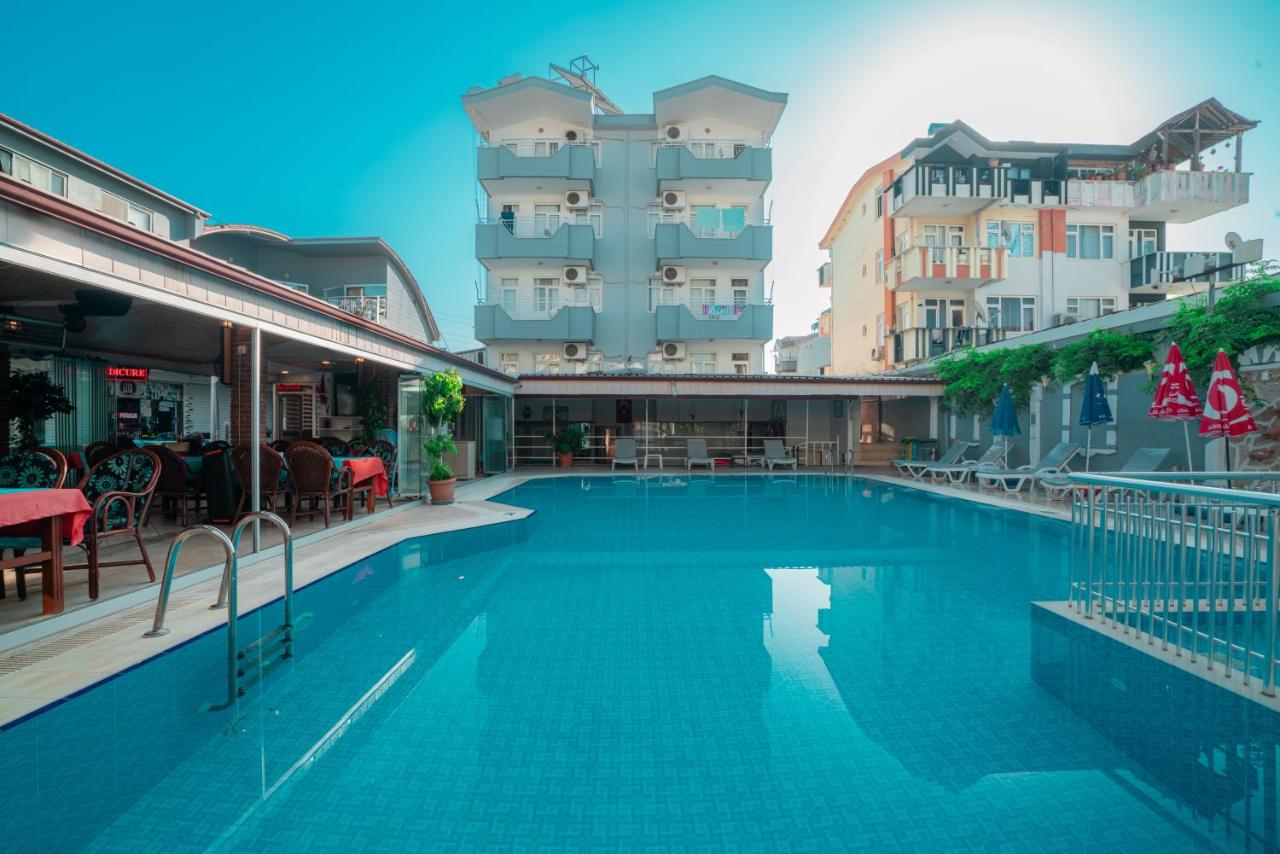 Side Orientt Apartments