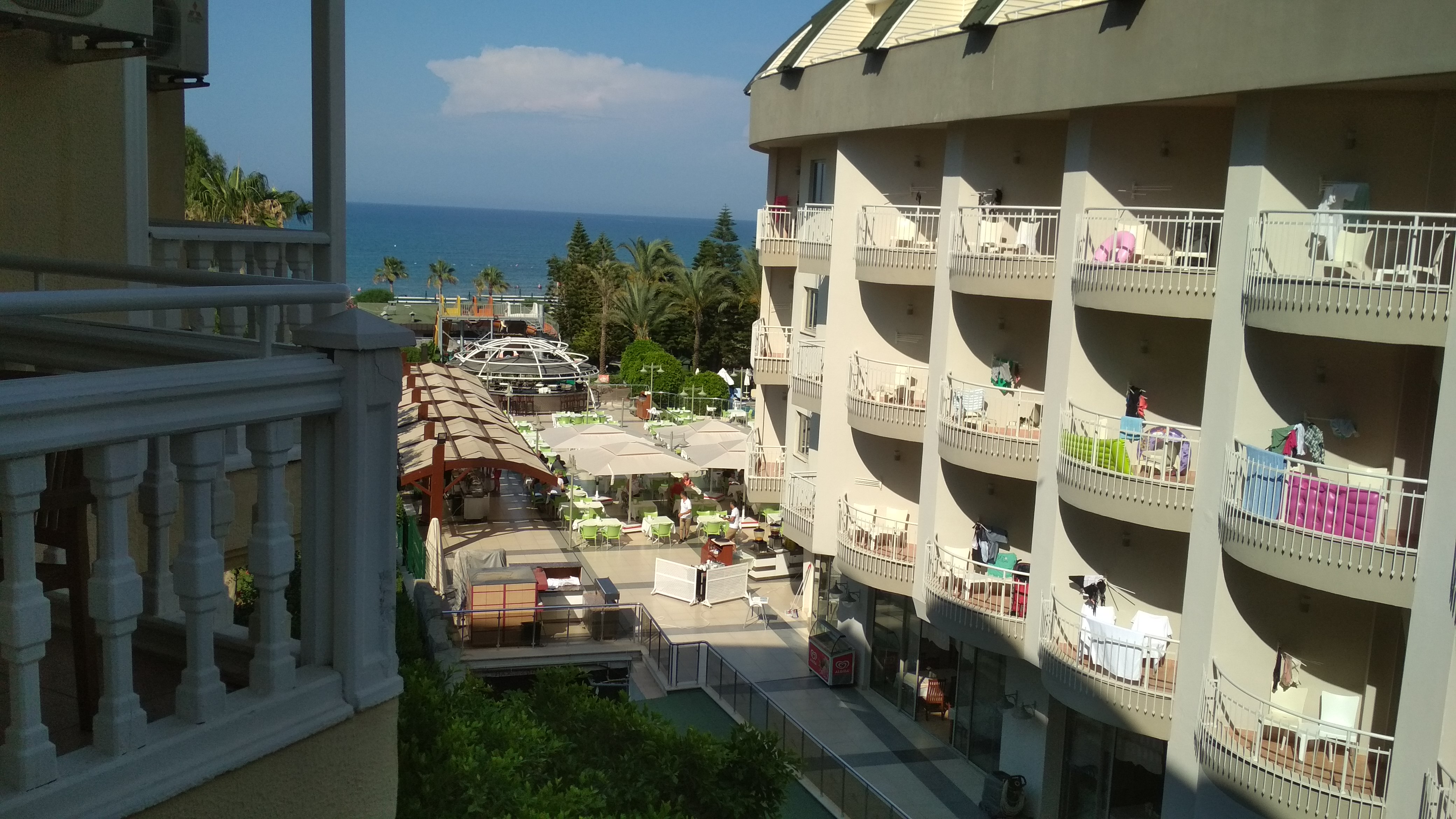 Hotel Iz Flower Side Beach 4*