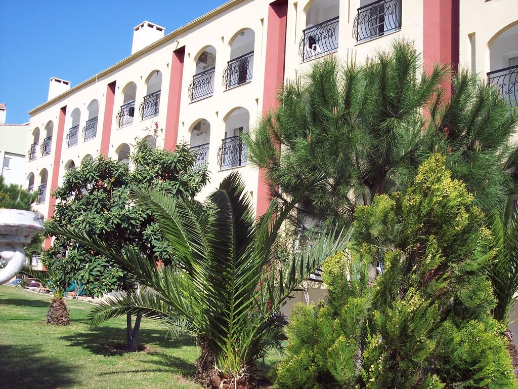 Grand Villa Sol Apart 3*
