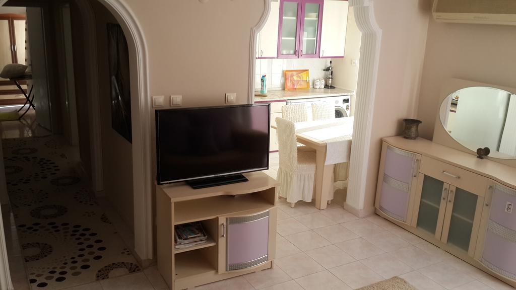 Summer Rose Apartment