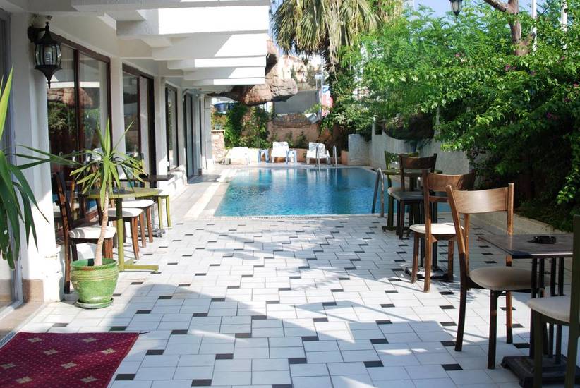 Royal Family Hotel