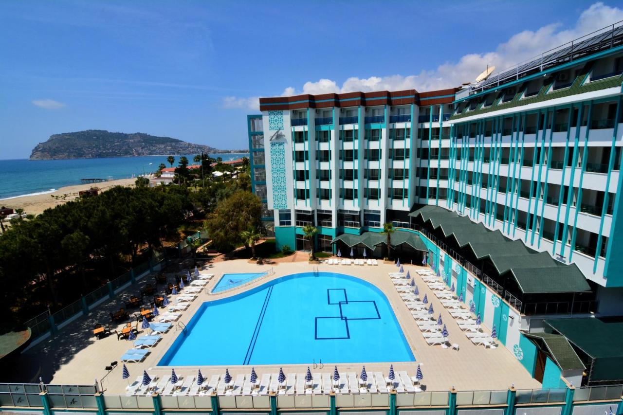 Ananas 4*
