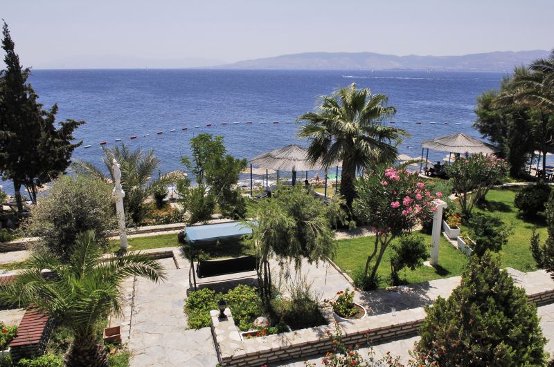 CNT Beach 4*