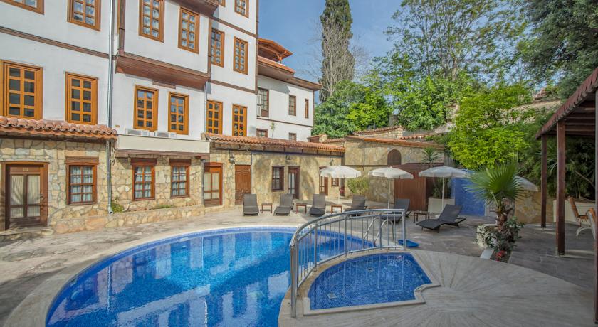 Argos Hotel 3*
