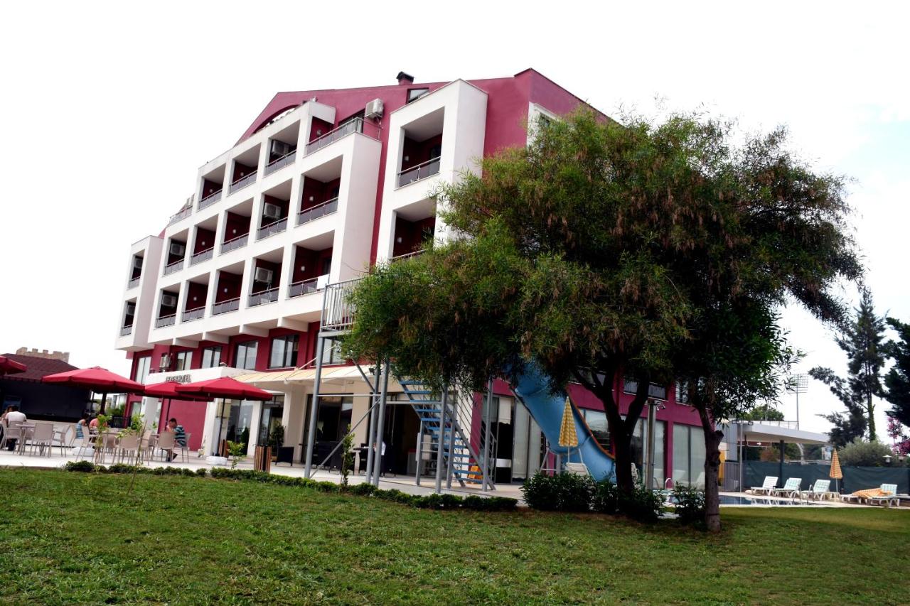 Ceres Hotel 3*