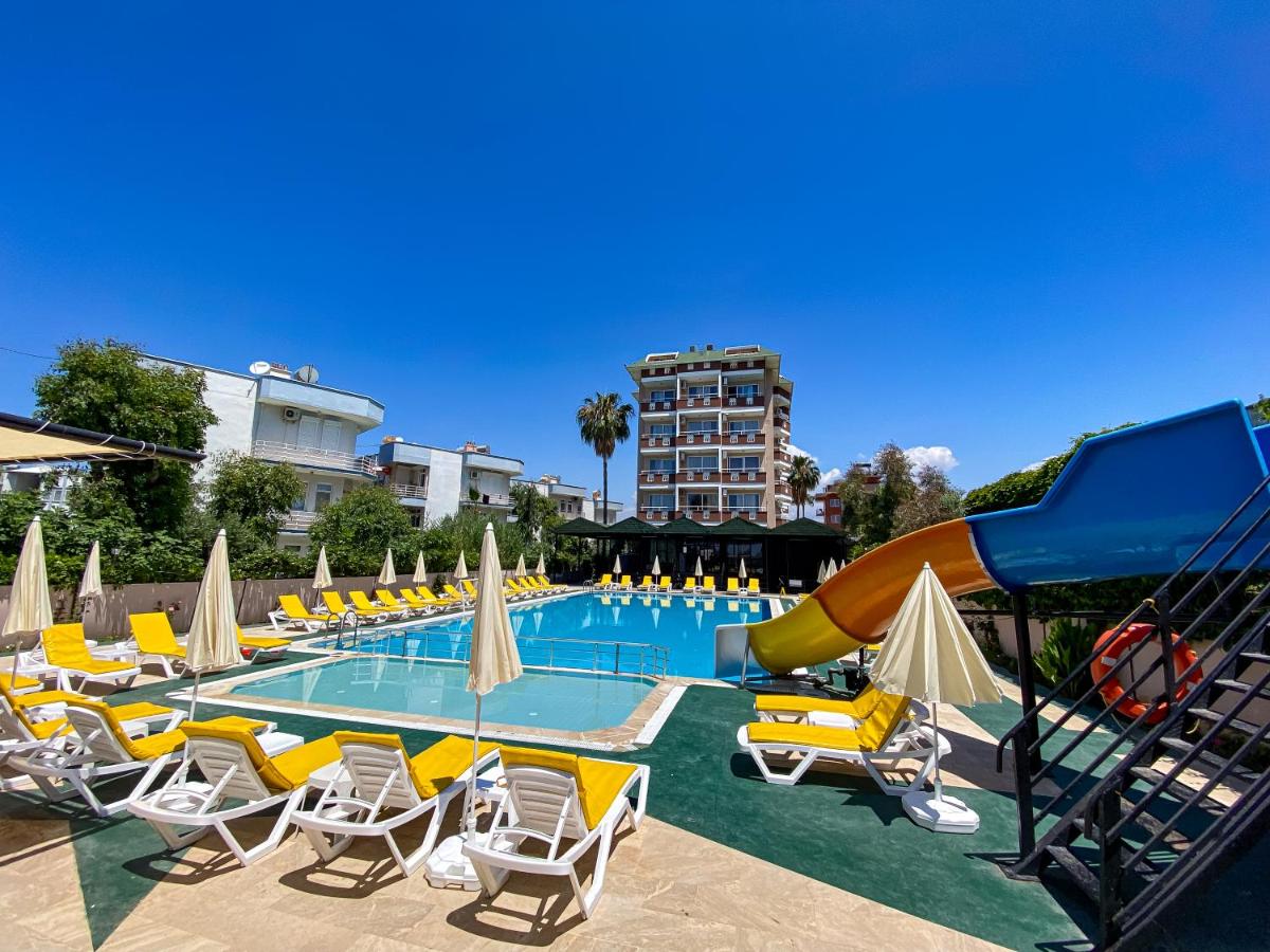 De Mare Family Hotel 3*