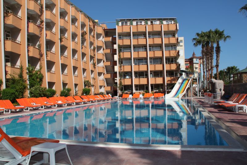 Club Hotel Tess 4*
