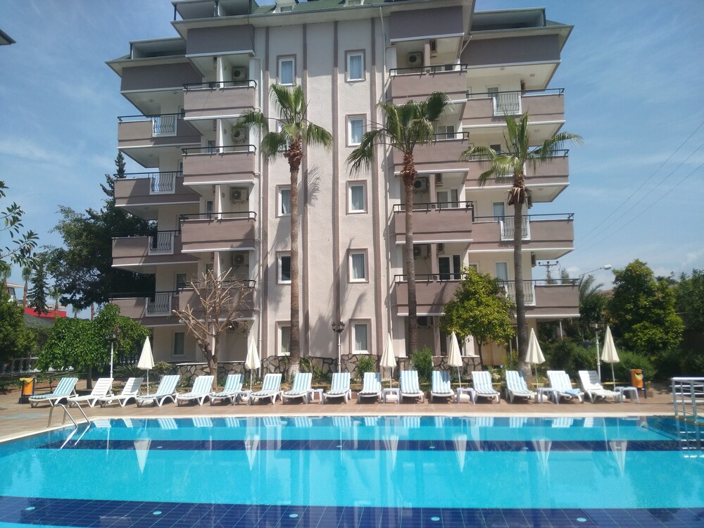 Solis Beach Hotel 4*