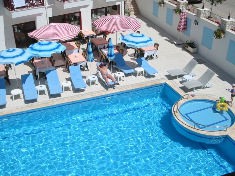 Tac Beach Club Hotel 3*
