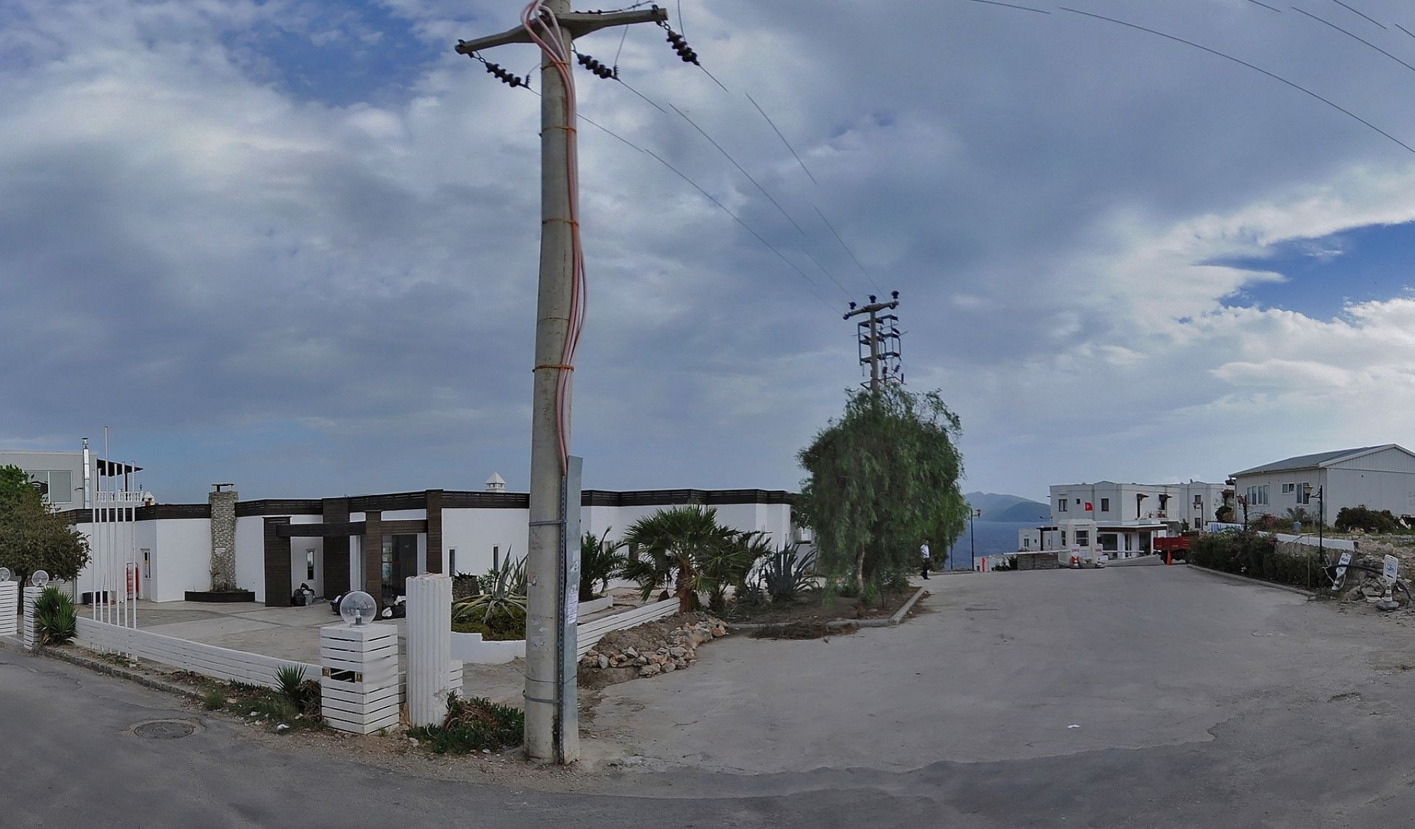 Tenedos Hotel  3*