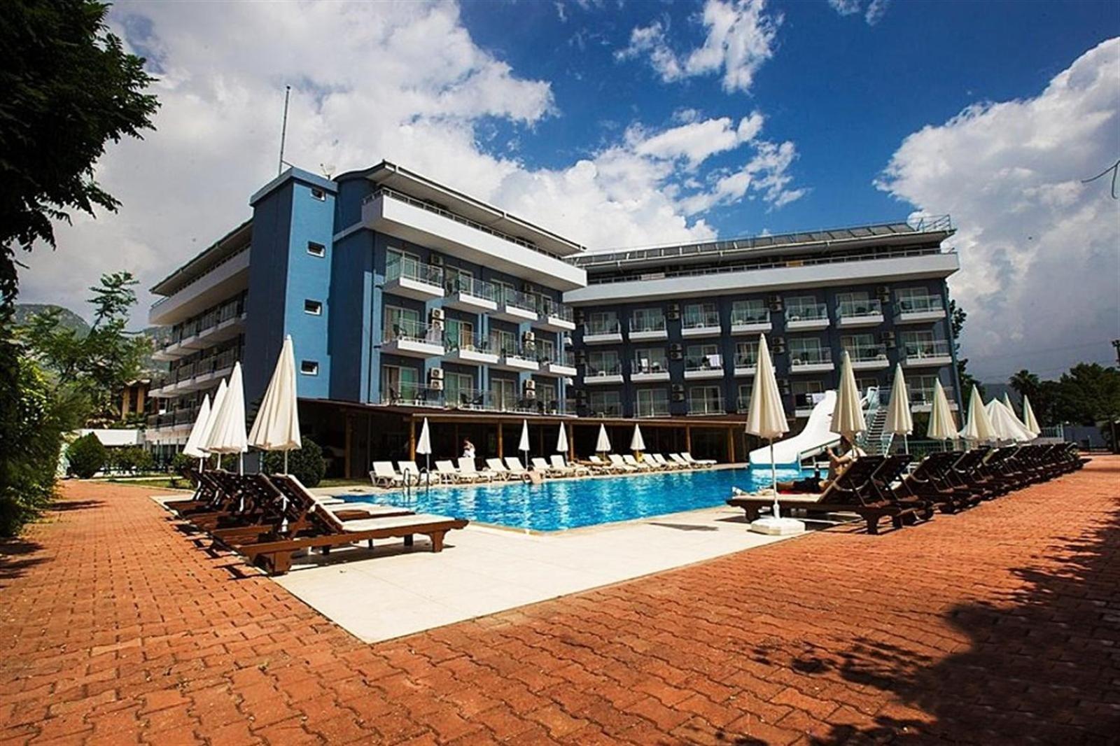 Monna Roza Beach Resort Hotel 4*