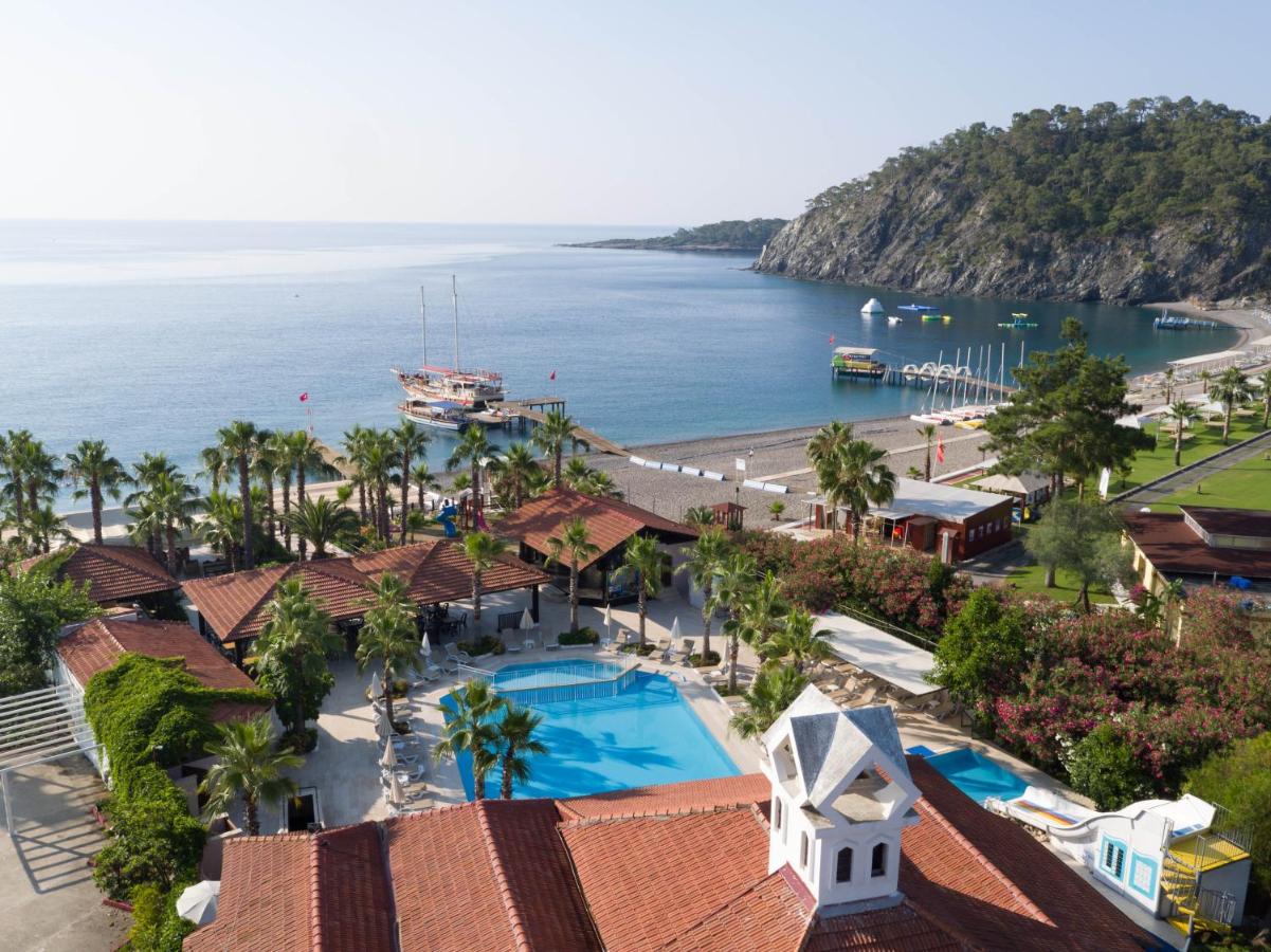 Club Akman Beach Hotel 4*